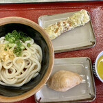 室町うどん - ぶっかけ小（冷や）にちくわ天とお稲荷さん