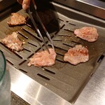 焼肉ダイニング一颯 - 肉