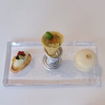 ドミニク・ブシェ トーキョー - 真ん中 : 天使の海老のタルタル