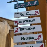 ラ・トゥーエル - 目印