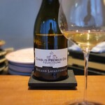 白土 - ドメーヌ ローラン ラヴァントゥルー シャブリ プルミエ・クリュ フルショーム 2019 　樽香を感じる意外なシャブリでした。