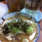 豚の味珍 - 煮込み、やかん、黒唐辛子