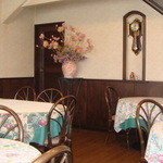 ペテドのんヌ - こんな店内あまりなくなりましたね　頑張ってると思います