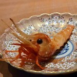 白土 - 中華料理の海老の紹興酒漬けをアレンジして牡丹海老をブランデー漬けにしています。