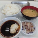 天麩羅処 ひらお 久山店 - ごはん･味噌汁･イカの塩辛･天つゆ