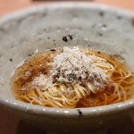 白土 - 仕上げにトリュフをたっぷりと削ってくれます。