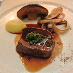 saveur - 3歳の雌鹿のロース肉のロースト　赤ワインソース