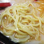 らーめん矢口 - このツルツルの麺を見よ！