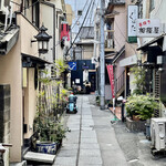 オオクサ - すっかり見慣れた＆通い慣れた柳新道通りの路地です