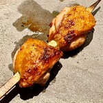 とり茶太郎 - ホロホロ鳥のソリレス　そこまで大きくはありませんが旨味はとても強いです