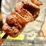 とり茶太郎 - 肉の中に残った血が肉を甘く旨くしてくれます