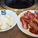 牛角 - 牛角カルビ＆上ハラミ定食 150g（ご飯半分）