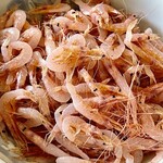 カネヒデ小林商店 - 生桜海老！このままいただくと甘味と香りが口いっぱいに広がります