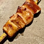 とり茶太郎 - ホロホロ鳥の白レバー　これは確かに白いです