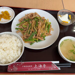 中国家庭料理 上海亭 - ニンニク芽と豚肉炒め定食