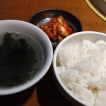 神田 炎蔵 - ランチセットのライス、スープ、キムチ