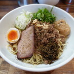 Menya Ippachi - 本場四川汁無し坦々麺(900円)パクチー増し