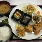 Ezakaya Hirokun - プレートランチ 鶏の唐揚げ