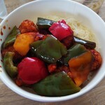 LAWSON - 料理写真:彩りにはパプリカ