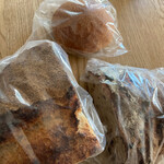 太郎山 - カンパーニュ、くるみカランツ、あんぱん