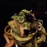 串かつ あーぼん - 箸休めの茶そば。なめこと。わさびが効いてます。