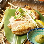 닭 허벅지 고기 짚 구이 타타키
