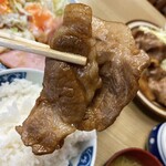 Wakanashokudou - 肉厚な生姜焼きリフト