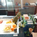 ブッフェレストラン トップ オブ ミヤコ - チョコファウンテン(ミニドーナツ、ハート型マシュマロ)、フルーツ4種類(オレンジ、パイナップル、グレープフルーツ、ぶとう)