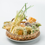 島野菜の天ぷら（季節で内容が変わります)