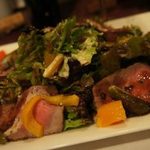 酒嗜　ふる川 - イノシシ肉のサラダ