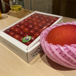 肉屋 雪月花 NAGOYA - 宮崎マンゴー「太陽のたまご」、山形のさくらんぼ