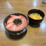 Nokkeya - ・生マグロ丼 1,100円/税込
                        (焼津市 小川港水揚げ 生メジマグロ)