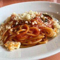 トラットリア グランボッカ - アスパラガスとモッツァレラチーズのトマトソース