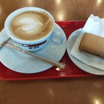 Berufiore kafe biare - カフェラテとレーズンサンドクッキー