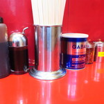 ラーメン二郎 - 卓上調味料