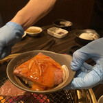 SATOブリアン - ヒレメシ。シロメシに黄身とタレ。。。思わず吉野家を思い出した。。。田舎から出てきた生娘をしゃぶ漬けに出来る逸品