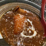 SATOブリアン - 有名な突き出し。ビーフシチュー。そりゃ有名洋食屋のが美味しいが、充分に胸が高鳴らせてくれるステキな突き出し