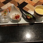 オールデイダイニング　ラジョウ - 最初に提供されて食べているうちにオーダー品が届きます。