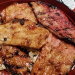 ぶたいち - 肉の表情。