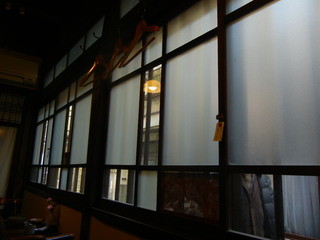Esora - この窓～祖母の家にあったのと　同じ雰囲気で　懐かしい！！！