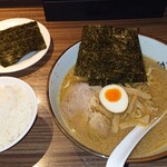 横濱家 - ラーメン＋海苔＋ライス