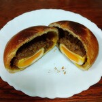eggcellent - 半熟たまごの焼きカレーパン ¥410
