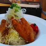 ひこま豚食堂＆ファーマーズショップ - ソースカツ丼ハーフ