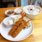 からあげやカリッジュPremium - 海老フライ弁当