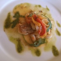 ベッラヴィスタ ラウンジ - ディズニーシーホテルミラコスタにて♡
                真鯛のグリル白いんげん豆の軽い煮込みとベルペッパーのペペロナータ風を添えて～レモンブラウンバターソースで～
                なに言ってんのかわかんないwww