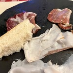 Cantine Barbaroux - パーネに載せて赤ワイン。もう最高！！！！！