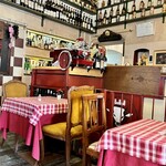 Cantine Barbaroux - 奥の空間が厨房