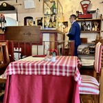 Cantine Barbaroux - この席に座っていた会社員は、後から来て私と同じものを食べた(ワイン抜き)