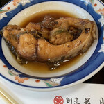 割烹 花月 - 卵を抱えた太い鯉のうま煮。