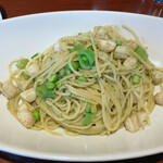 Petalo - 小柱とスナップエンドウの大葉ジェノベーゼスパゲッティ